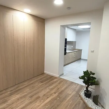 La Vague - & Commerces - 3 - Rdc 100m2 Lejlighed *
