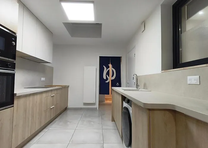 La Vague - & Commerces - 3 - Rdc 100m2 Lejlighed *